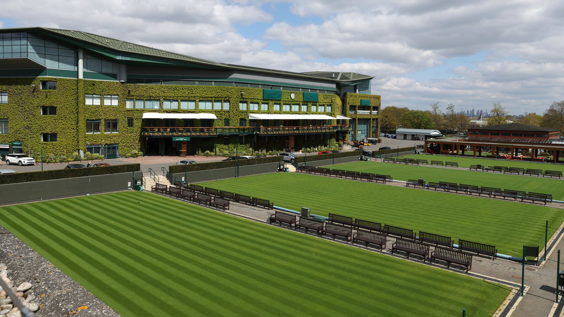 Wimbledon to donate over £500,000 to Ukraine relief