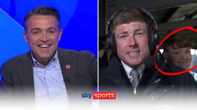 'Neil and his smiling mate there!' | Fan's hilarious appearance behind Mellor
