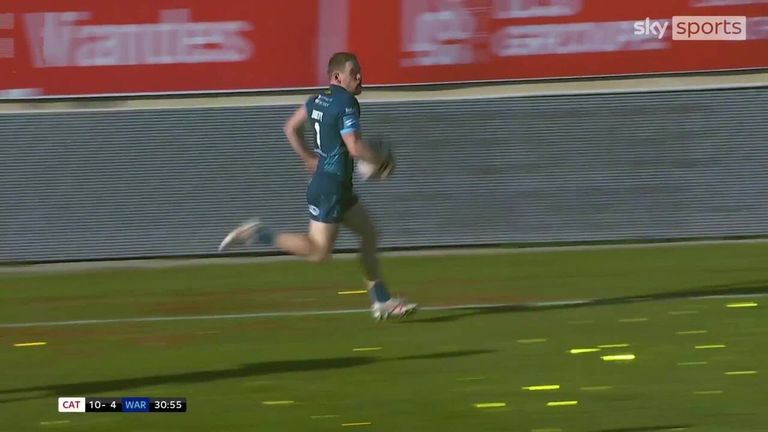 Warrington Wolves Matt Dufty ran the length of the pitch for this incredible try to give his team the lead.