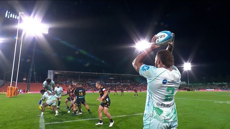 Funny line out thumb in the Super Rugby 