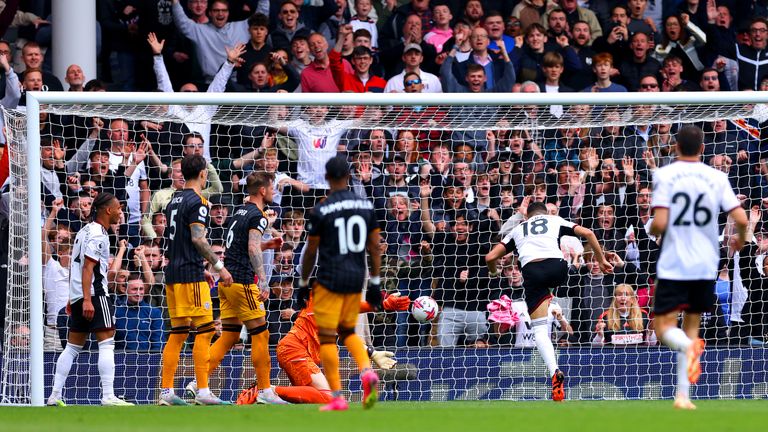 Andreas Pereira puts Fulham 2-0 up