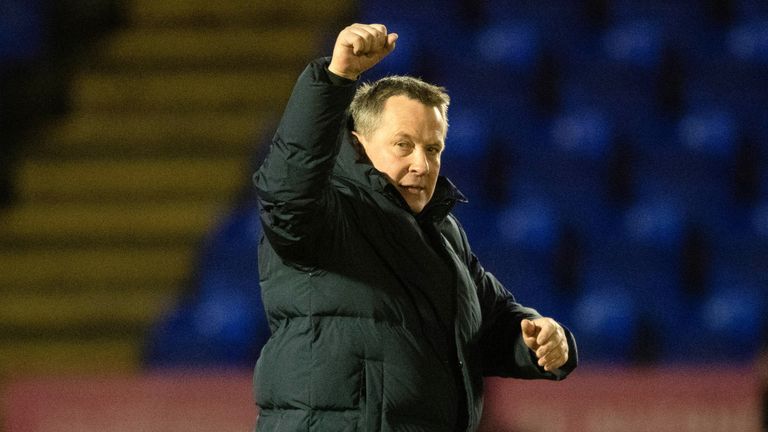 INVERNESS, ESCOCIA - 10 DE MARZO: El gerente de Inverness, Billy Dodds, durante un partido de cuartos de final de la Copa Escocesa entre Inverness Caledonian Thistle y Kilmarnock en el Caledonian Stadium, el 10 de marzo de 2023, en Inverness, Escocia.  (Foto por Mark Scates/Grupo SNS)