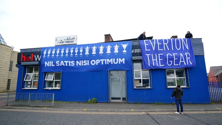 Evertonians have mobilized in support of their team