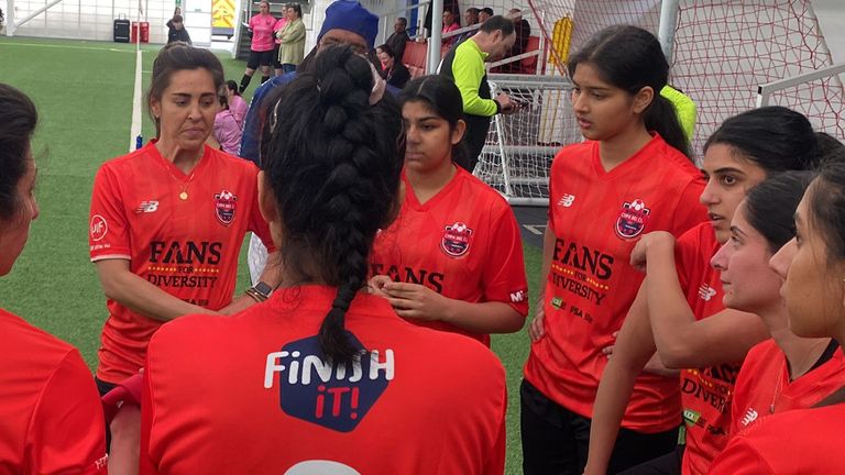 Fara Williams alongside her Apna England team-mates