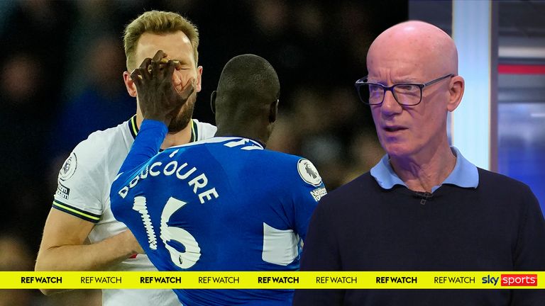 Speaking on Ref Watch, Dermot Gallagher and Steve Howey dismiss claims that Tottenham&#39;s Harry Kane had to go down for Everton&#39;s Abdoulaye Doucoure to be red carded after he struck Kane&#39;s face.