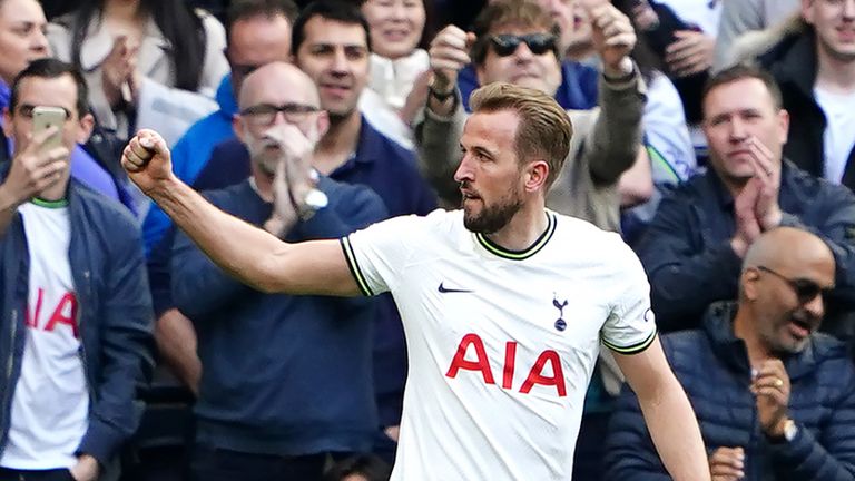 Harry Kane celebrates after putting Spurs back ahead