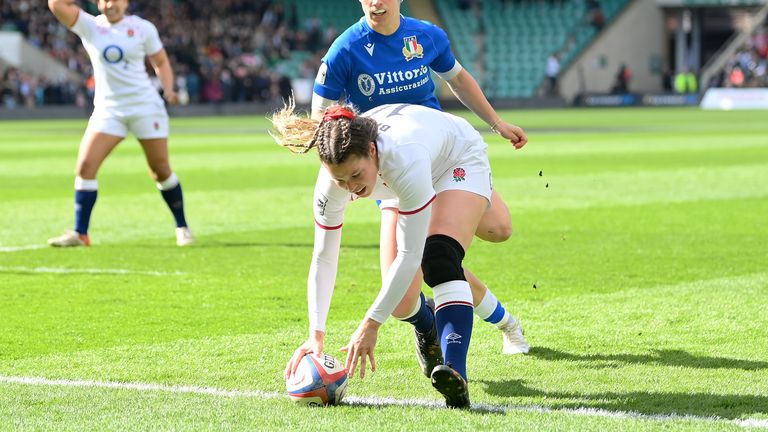 NORTHAMPTON, ENGLAND - APRIL 02: Jessica Breach of England scores the side's first try during the TikTok Women's Six Nations match between England and Italy at Franklin's Gardens on April 02, 2023 in Northampton, England. (Photo by Dan Mullan - RFU/The RFU Collection via Getty Images)