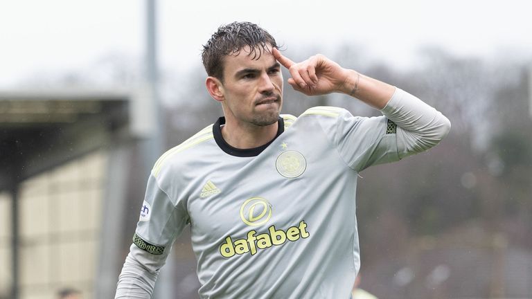 PAISLEY, SCOTLAND - MARCH 05: Celtic's Matt O'Riley celebrates as he makes it 4-1 during a cinch Premiership match between St Mirren and Celtic at the SMiSA Stadium, on March 05, 2023, in Paisley, Scotland.  (Photo by Craig Williamson / SNS Group)