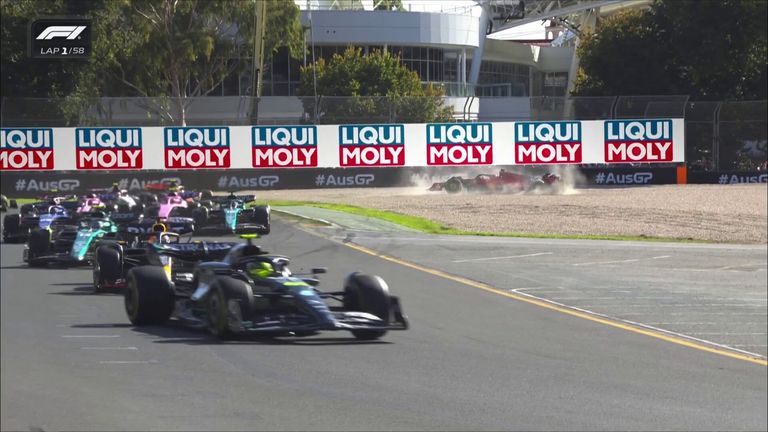 George Russell takes the lead of the Australian Grand Prix