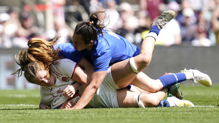 Zoe Aldcroft scores England's fifth try against France