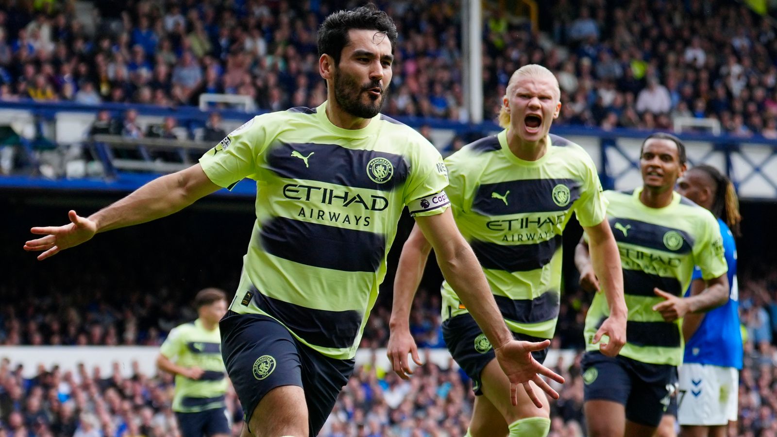 Everton 0-3 Manchester City Ilkay Gundogans two fine individual goals help defending champions close in on Premier League title Football News Sky Sports