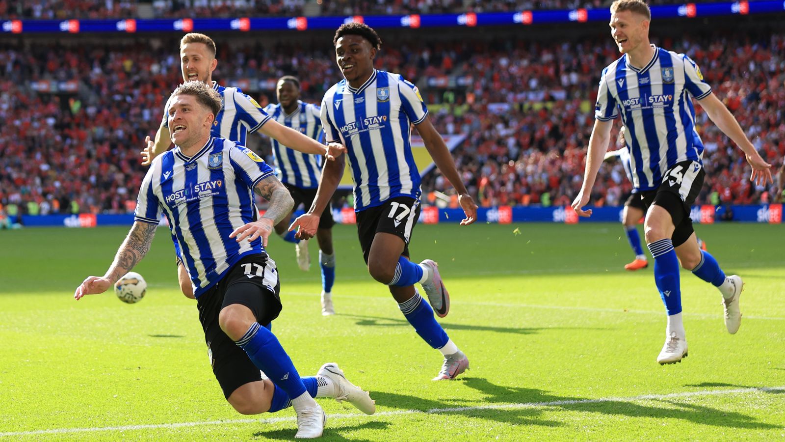 Barnsley: ¿Tuvieron los Tykes de Michael Duff mala suerte con el VAR en su derrota en la final de los play-offs de la League One ante el Sheffield Wednesday?  |  Noticias de futbol