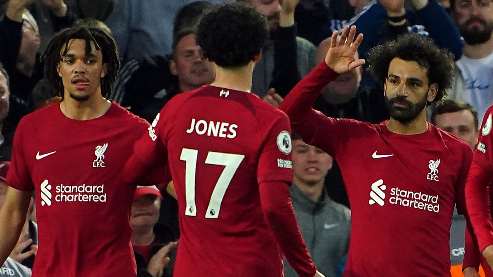 Salah salva Liverpool em empate com Fulham