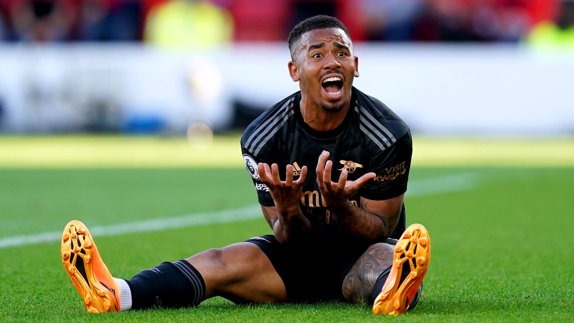 Gabriel Jesus to miss start of season after knee surgery