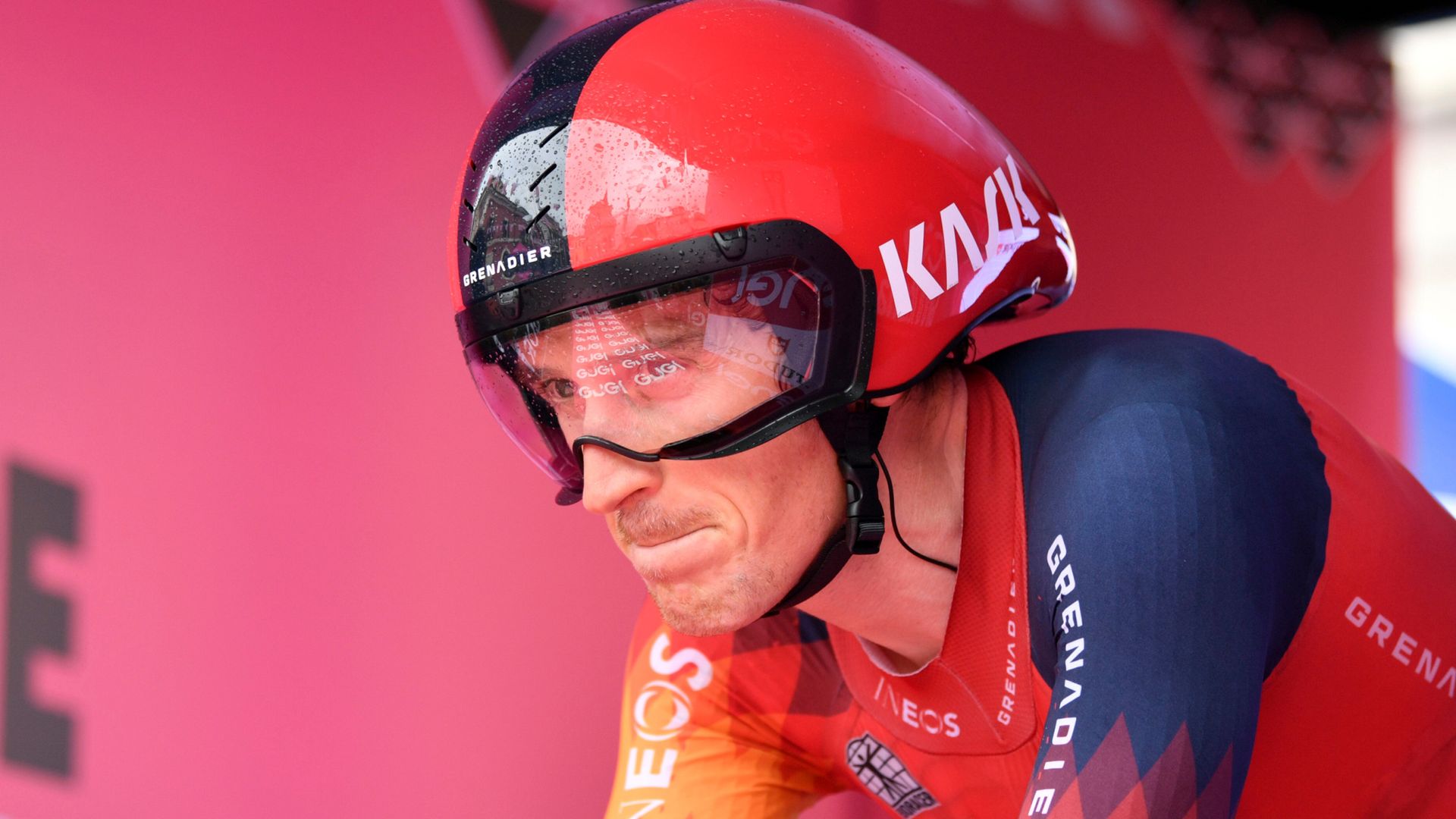 Thomas 'proud' to wear Giro d'Italia pink jersey after leader withdraws