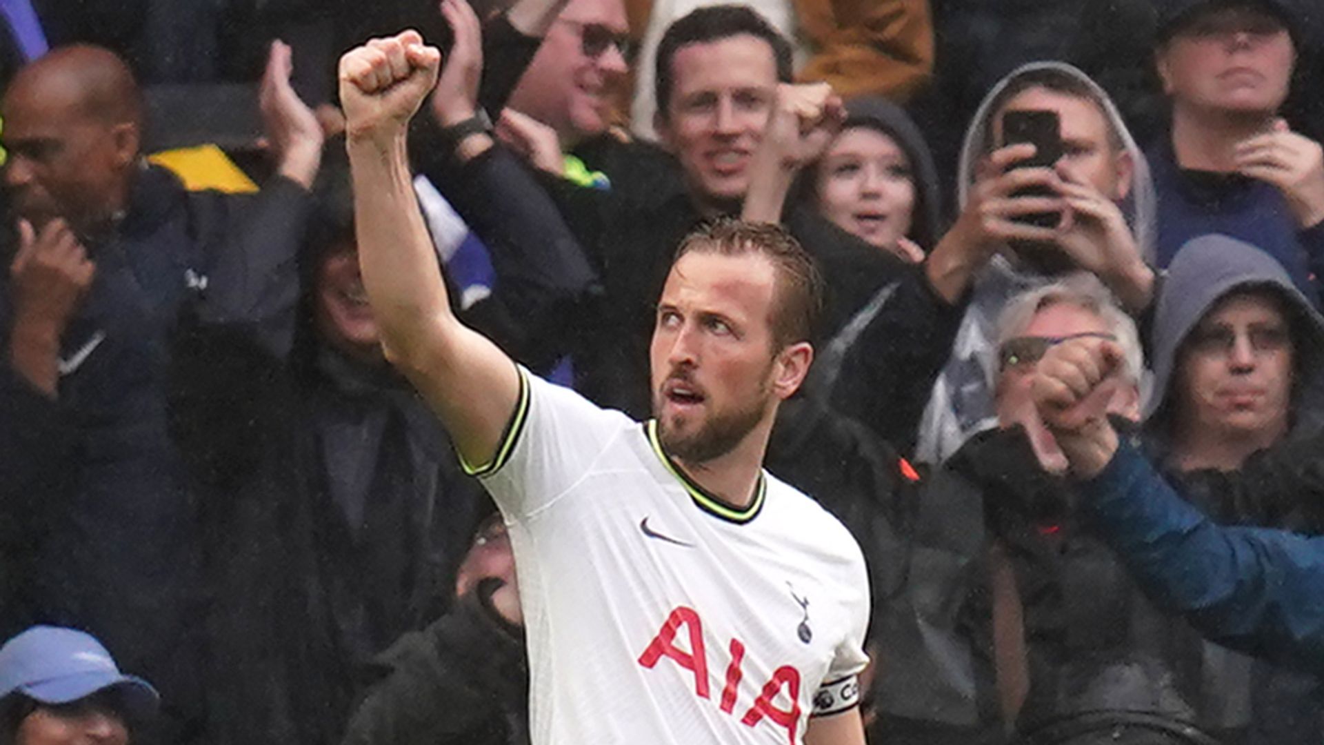 Spurs up to sixth after Kane heads in winner against Palace