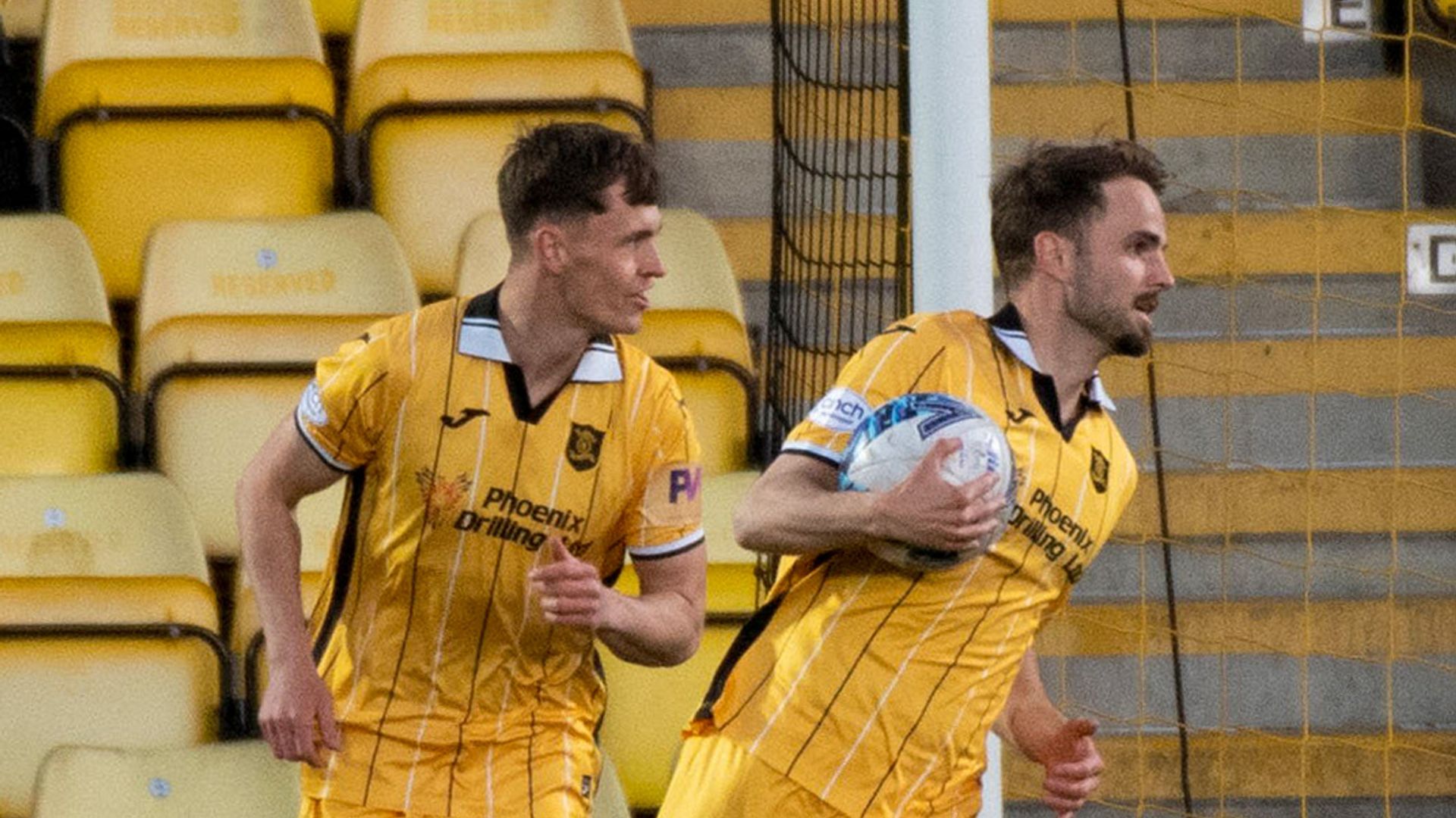 Livingston hit back to draw with Motherwell as Van Veen scores again