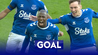 Doucoure screamer gives Everton the lead