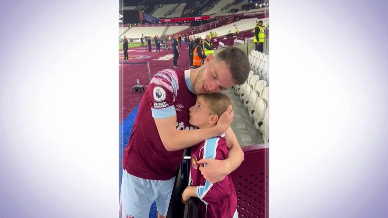 ‘Don’t tell him!’ – Declan Rice gifts tearful fan shirt he promised to Marcus Rashford!