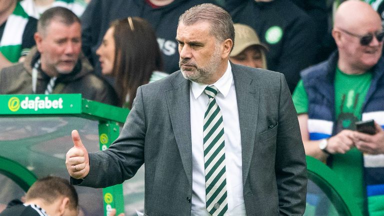 GLASGOW, SCOTLAND - MAY 27: Celtic manager Ange Postecoglou gives his squad a thumbs up during a cinch Premiership match between Celtic and Aberdeen at Celtic Park, on May 27, 2023, in Glasgow, Scotland. (Photo by Paul Devlin / SNS Group)