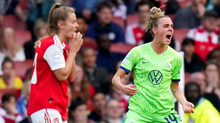 VfL Wolfsburg's Jill Roord celebrates scoring vs Arsenal