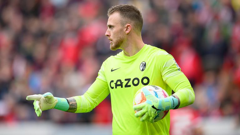 Freiburg goalkeeper Mark Flekken