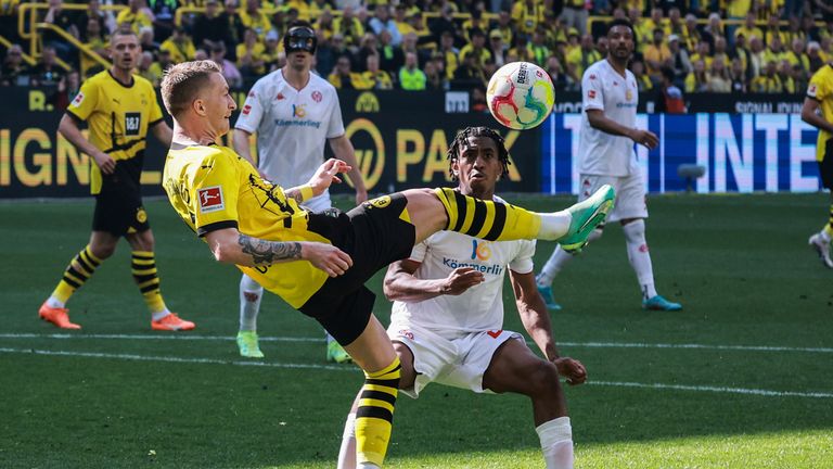 27 May 2023, North Rhine-Westphalia, Dortmund: Soccer: Bundesliga, Borussia Dortmund - FSV Mainz 05, Matchday 34, Signal Iduna Park. Borussia Dortmund&#39;s Marco Reus in action. IMPORTANT NOTICE: In accordance with the requirements of the DFL Deutsche Fu&#39;ball Liga and the DFB Deutscher Fu&#39;ball-Bund, it is prohibited to use or have used photographs taken in the stadium and/or of the match in the form of sequence pictures and/or video-like photo series. Photo by: Christian Charisius/picture-alliance/