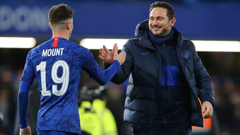 March 3, 2020, London, United Kingdom: Chelseas head coach Frank Lampard shakes hands with Mason Mount after the FA Cup match at Stamford Bridge, London. Picture date: 3rd March 2020. Picture credit should read: Paul Terry/Sportimage(Credit Image: © Paul Terry/CSM via ZUMA Wire) (Cal Sport Media via AP Images)