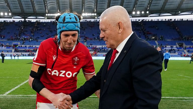 Gatland, Tipuric 