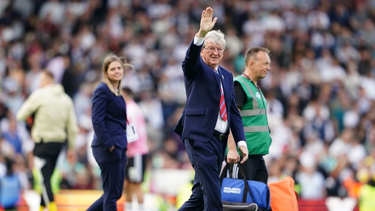 Roy Hodgson salutes the Fulham crowd