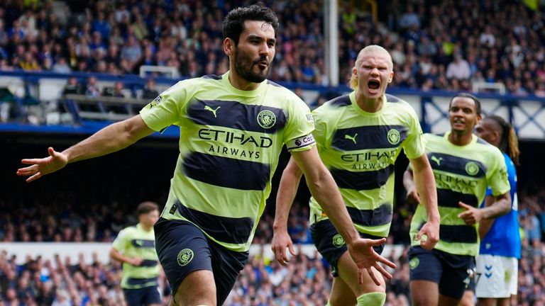 Manchester City's Ilkay Gundogan celebrates after scoring his side's opening goal vs Everton