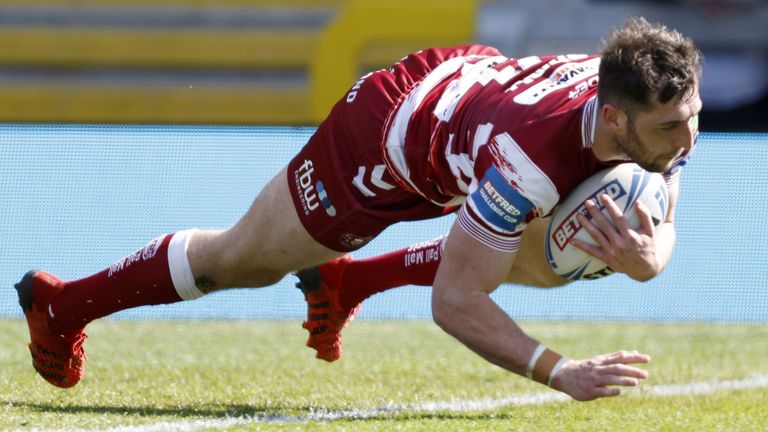 Wigan warriors Jake Wardle he scores try against Leeds in Challenge Cup