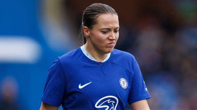 Chelsea&#39;s Fran Kirby is staying for another season at Chelsea