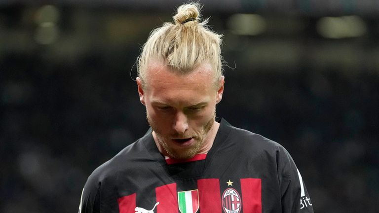 AC Milan&#39;s Simon Kjaer shows his dejection during the defeat