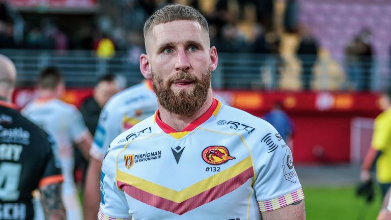 Picture by R..mi Vignaud/Catalans Dragons/SWpix.com - 01/04/2023 - Rugby League - Betfred Super League Round 7 - Catalans Dragons v Castleford Tigers - Stade Gilbert Brutus, Perpignan, France - Sam Tomkins at the end of the match after victory over Castleford.