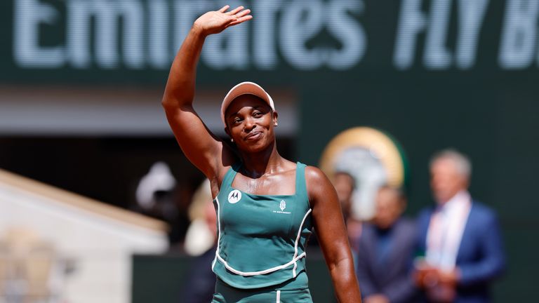 Sloane Stephens of the U.S. celebrates winning her first round match of the French Open tennis tournament against Karolina Pliskova of the Czech Republic in two sets, 6-0, 6-4, at the Roland Garros stadium in Paris, Monday, May 29, 2023. (AP Photo/Jean-Francois Badias)