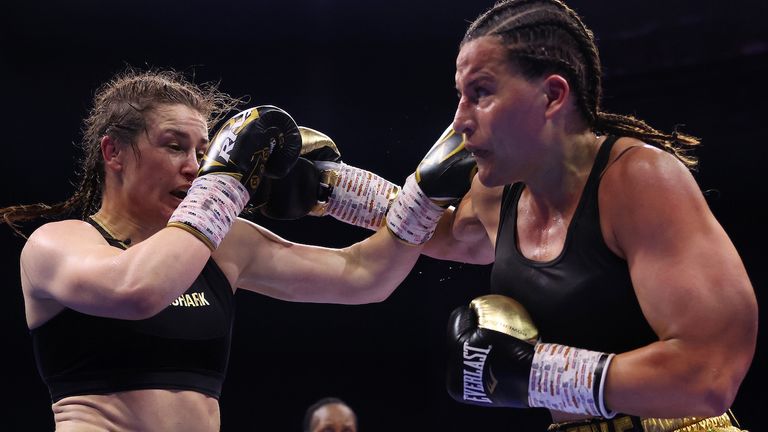 Dubln, Irlanda - 20 de mayo: Katie Taylor v Chantelle Cameron, lucha indiscutible por el título mundial superligero..20 de mayo de 2023.Imagen de Mark Robinson Matchroom Boxing.