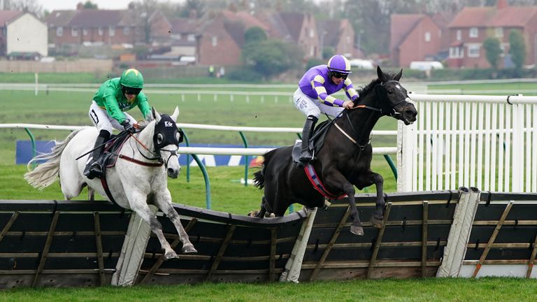 Voix Du Reve and Dylan Johnston on their way to winning at Ayr