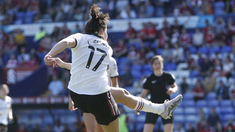 Lucia Garcia fires Manchester United in front against Liverpool
