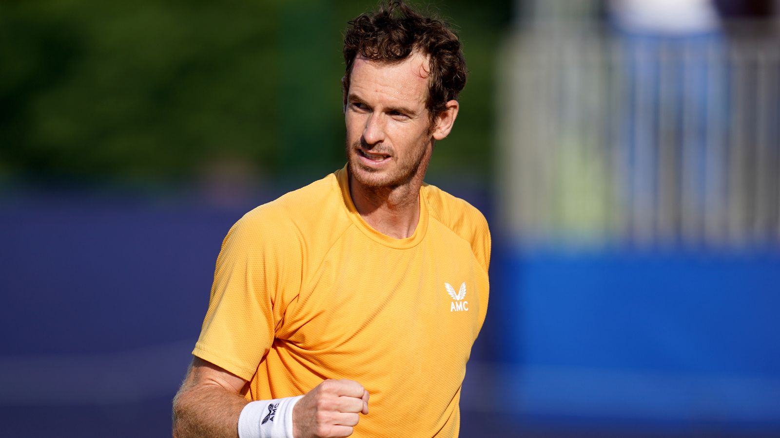 Andy Murray reaches Surbiton Trophy quarter-finals with straight-sets