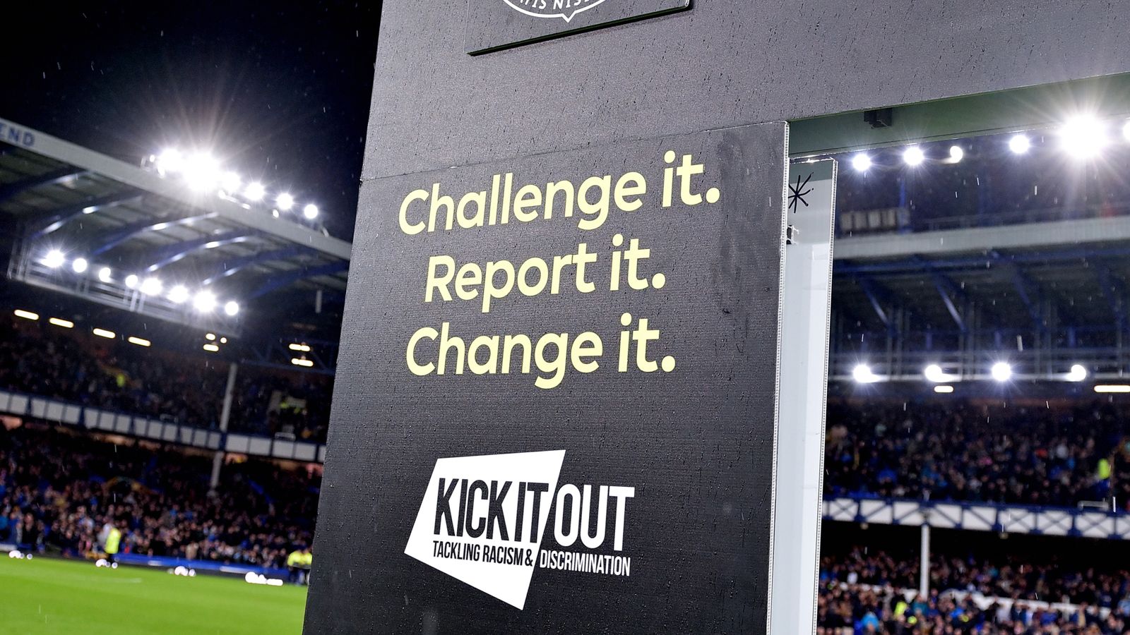 Kick It Out lanza recurso tras récord de 1.007 denuncias de comportamiento discriminatorio durante la temporada 2022/23 |  Noticias de futbol