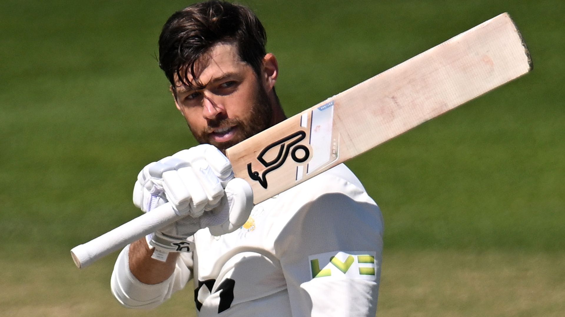 Sibley, Foakes star as Surrey chase record 501 target to beat Kent