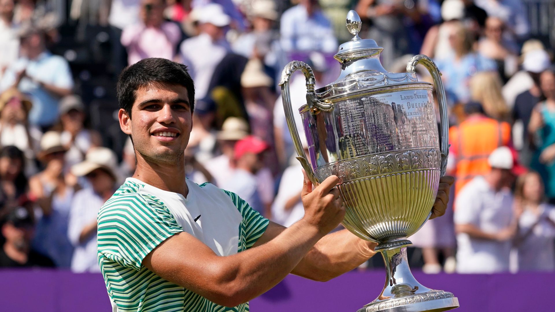 Alcaraz lands first grass-court title with victory at Queen's Club