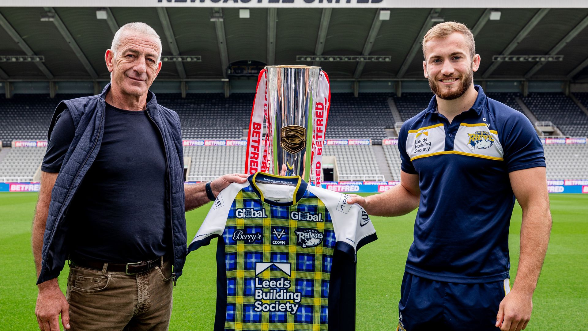 'A wonderful tribute' - Bentley's pride at Rhinos honouring Weir in Newcastle