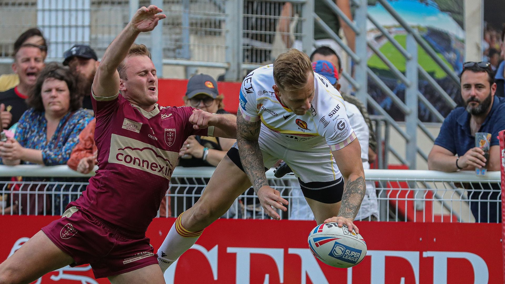 Catalans move clear at top of Super League with win over Leigh