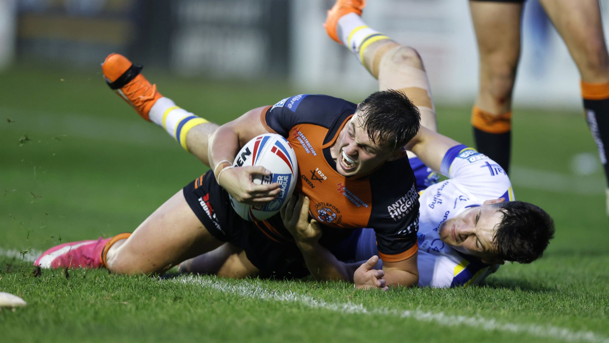 Super League Struggling Castleford Tigers stun Warrington Wolves while Hull KR see off Wakefield Trinity Rugby League News Sky Sports