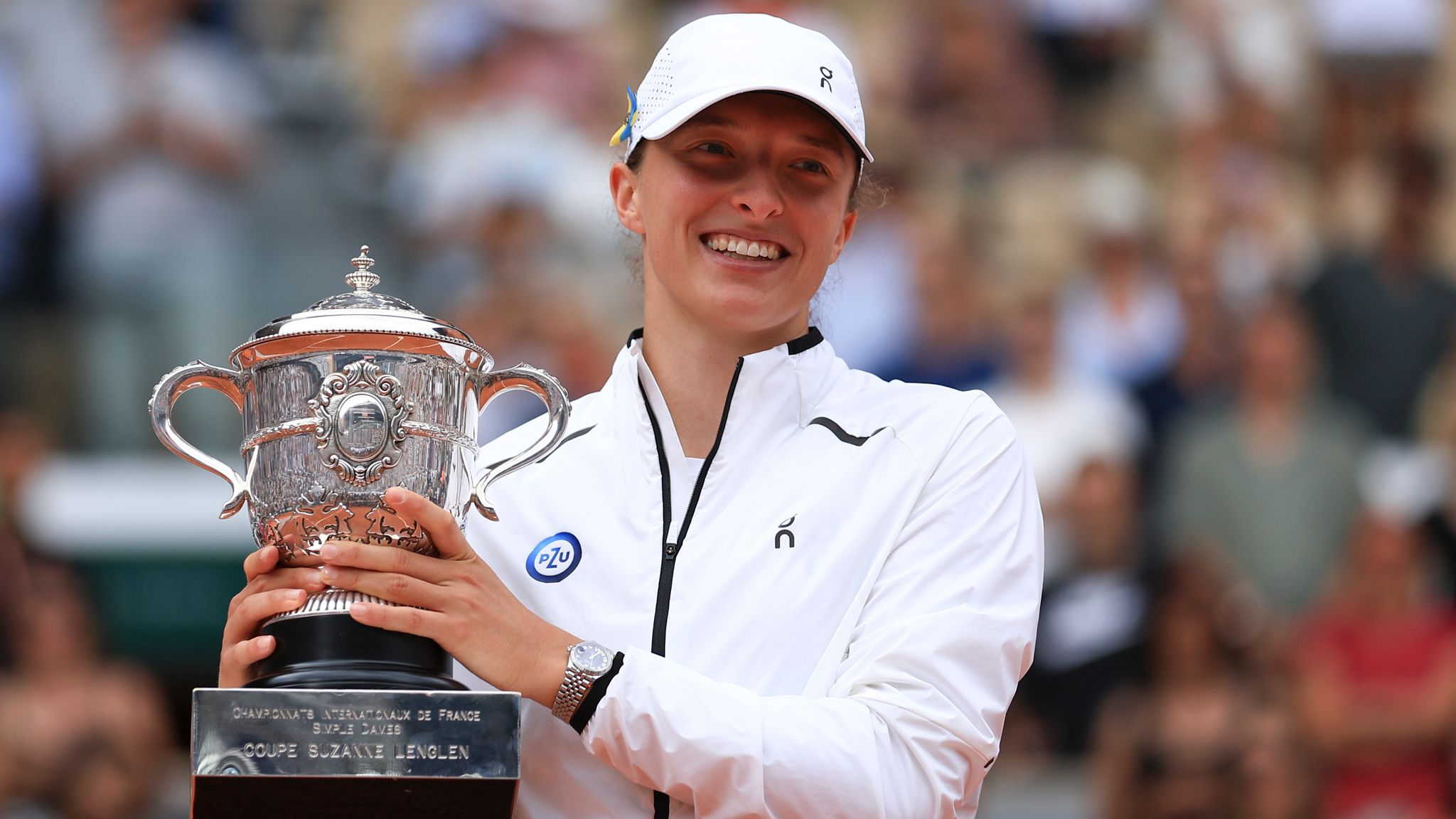 French Open Iga Swiatek defeats Karolina Muchova to claim her third title at Roland Garros Tennis News Sky Sports
