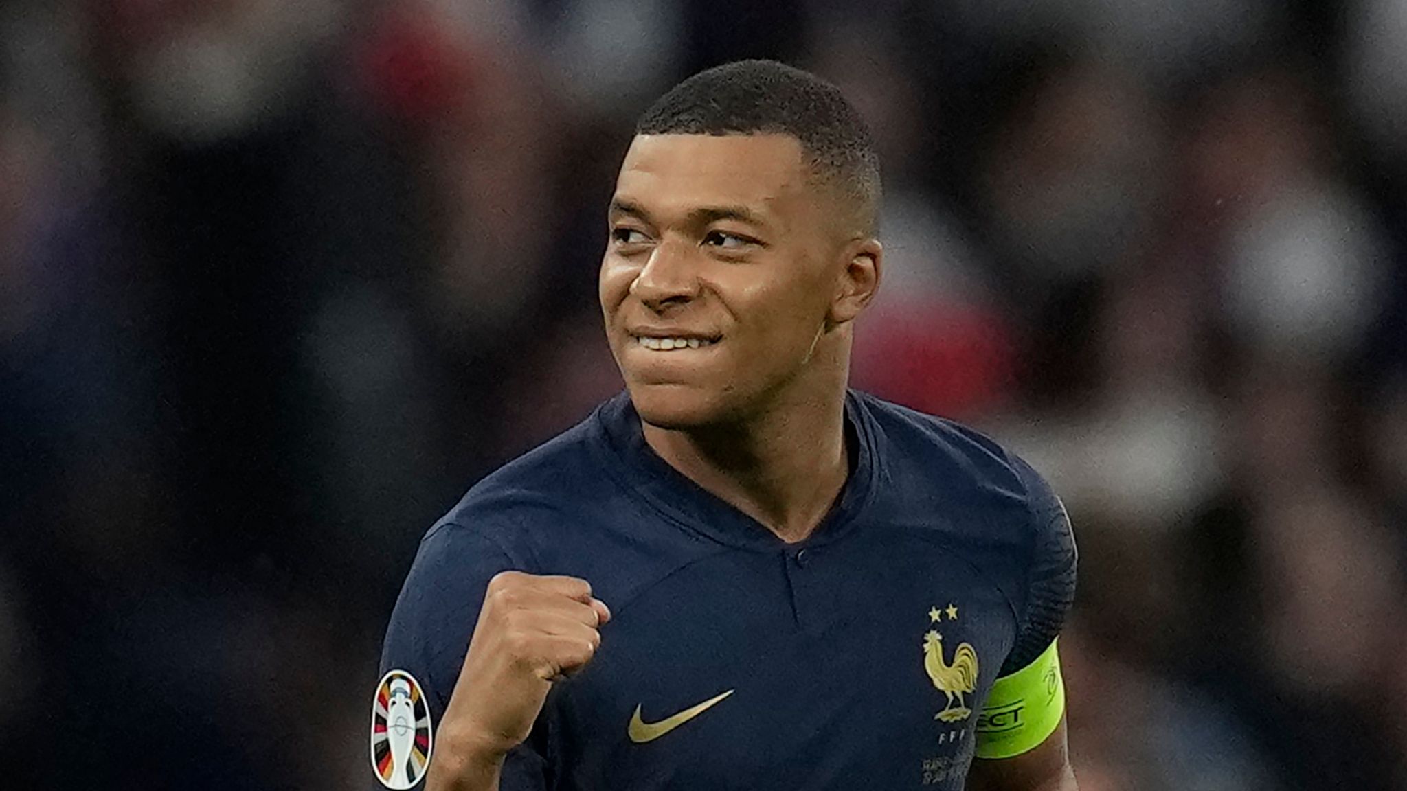 Kylian Mbappe Paris Saint Germain warn forward his team-mates will be sold if he tries to leave for free next summer Transfer Centre News Sky Sports