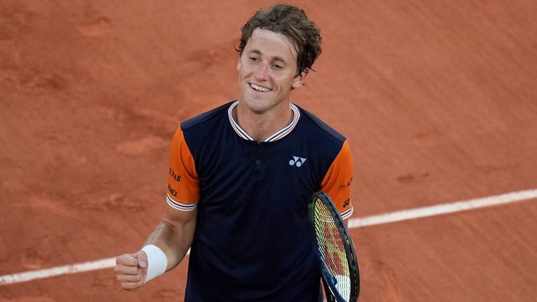 Norway's Casper Ruud celebrates winning his semifinal match of the French Open tennis tournament against Germany's Alexander Zverev, in three sets, 6-3, 6-4, 6-0, at the Roland Garros stadium in Paris, Friday, June 9, 2023. (AP Photo/Thibault Camus)