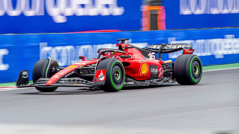 Leclerc quedó frustrado una vez más debido a más problemas de comunicación entre él y Ferrari.